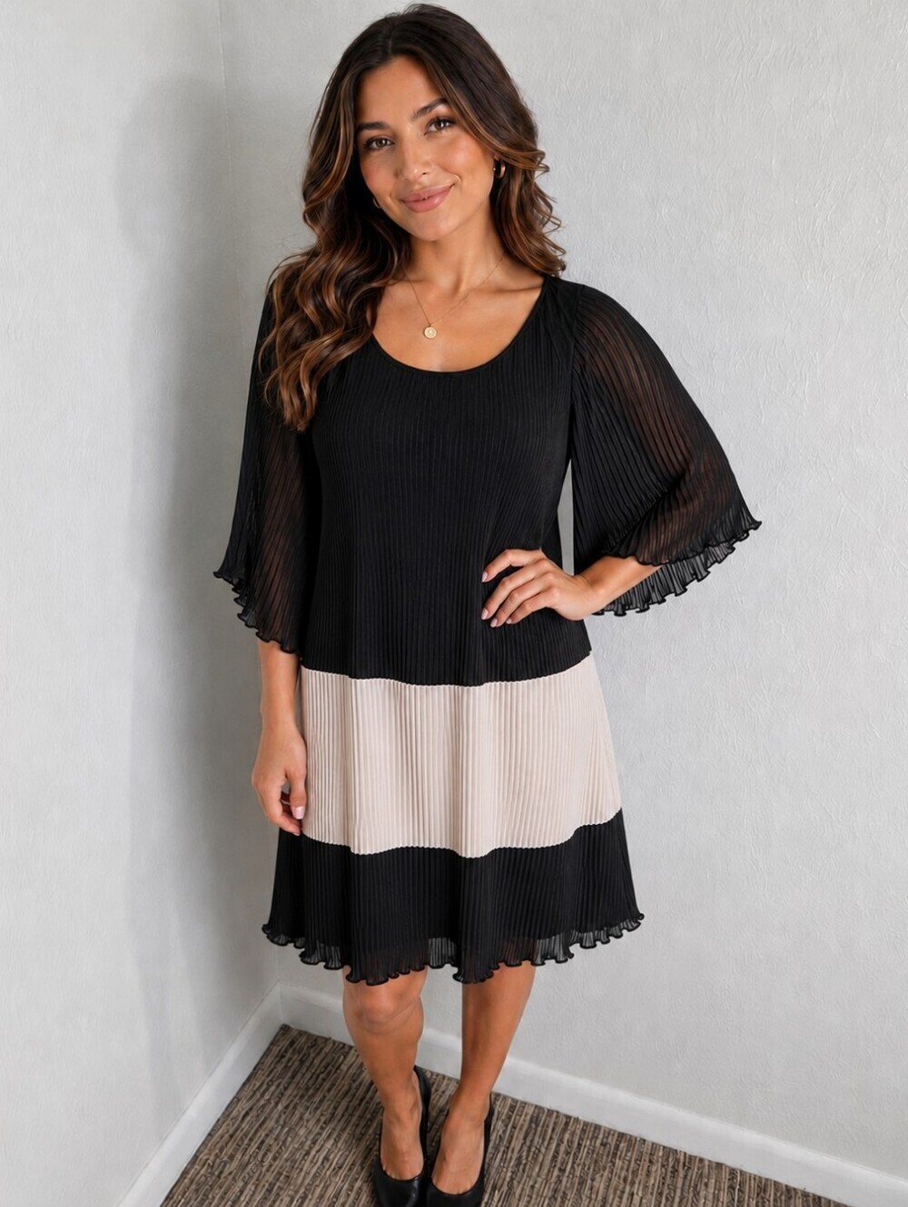 Ark & Co Black & Cream Accordion Pleated Colorblock Dress, Bell Sleeves Sz Small